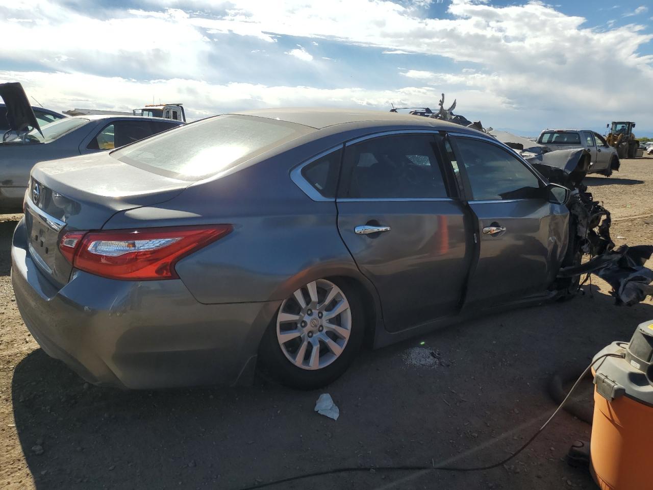 2016 Nissan Altima 2.5 - Фото 3