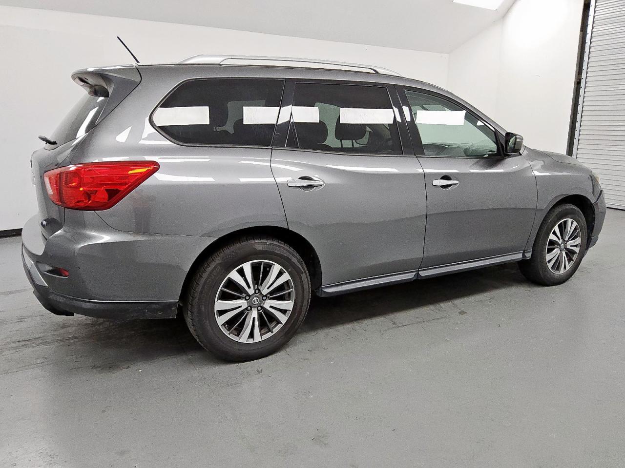 2018 Nissan Pathfinder Sv - Image 3