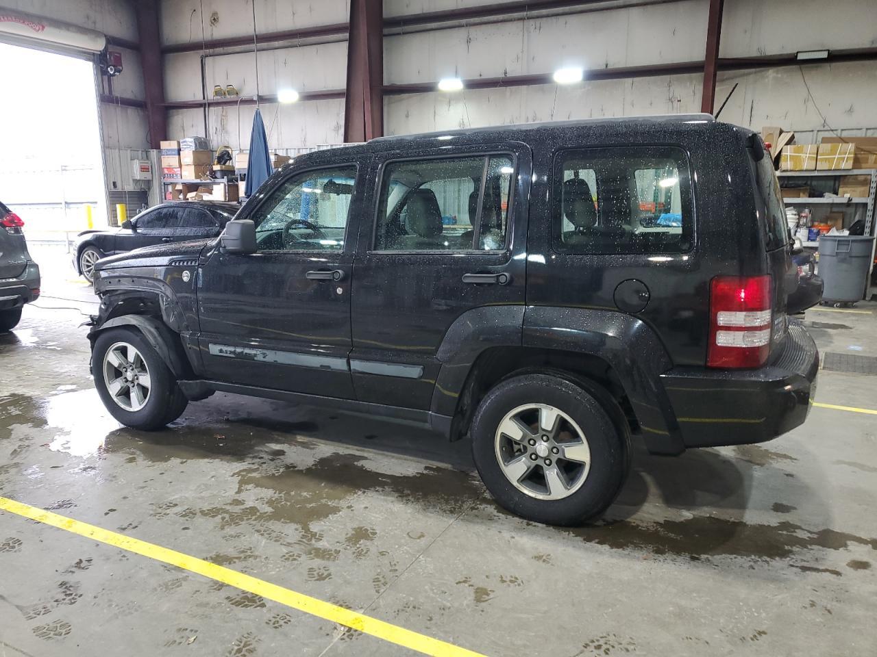 2008 Jeep Liberty Sport - Фото 2
