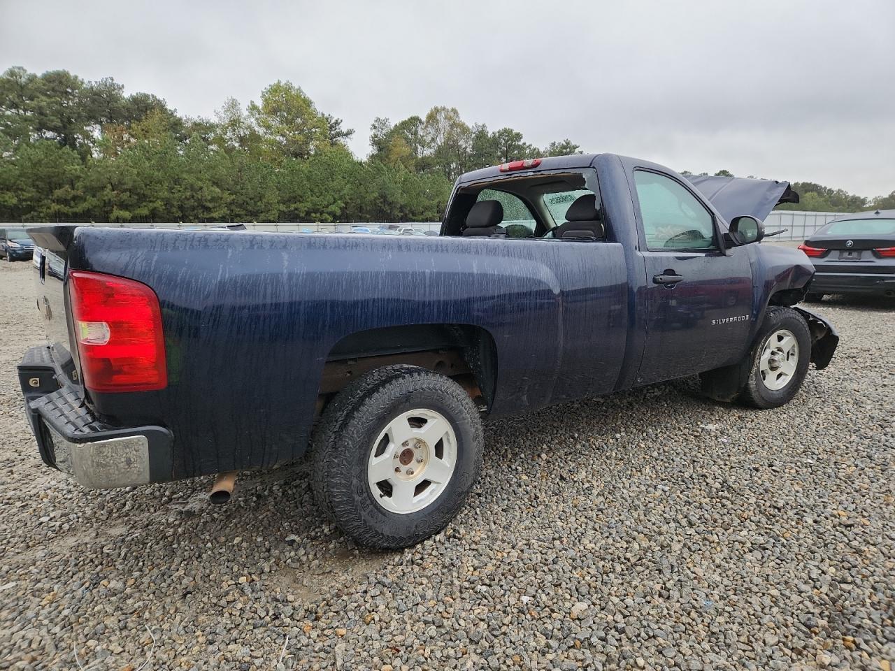 2008 Chevrolet Silverado C1500 - Image 3