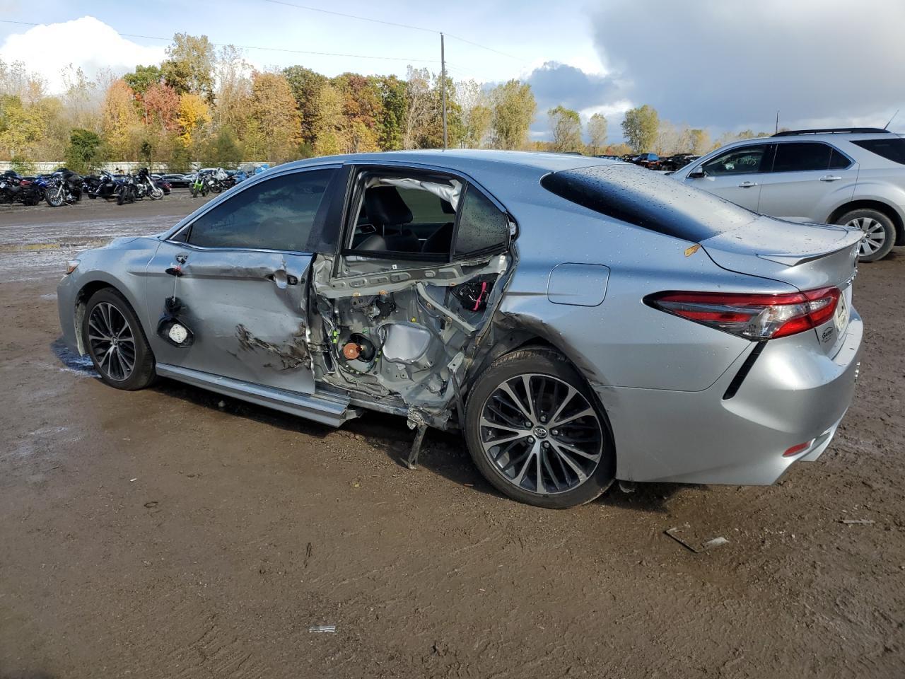 2018 Toyota Camry L - Фото 2