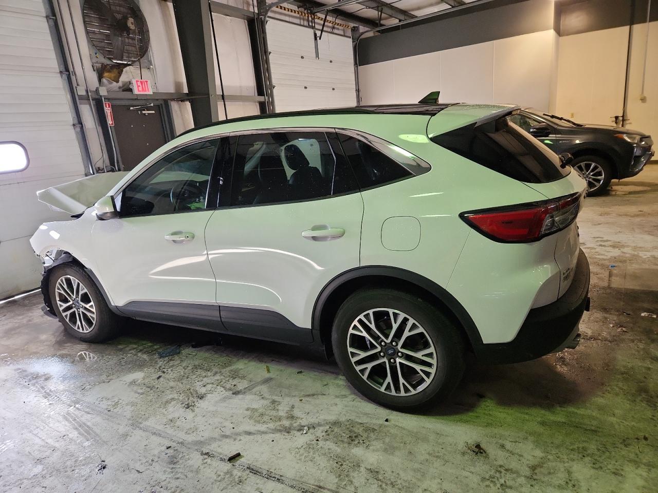 2020 Ford Escape Sel - Фото 2