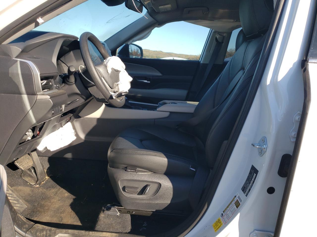 2025 Toyota Grand Highlander Le - Фото 7