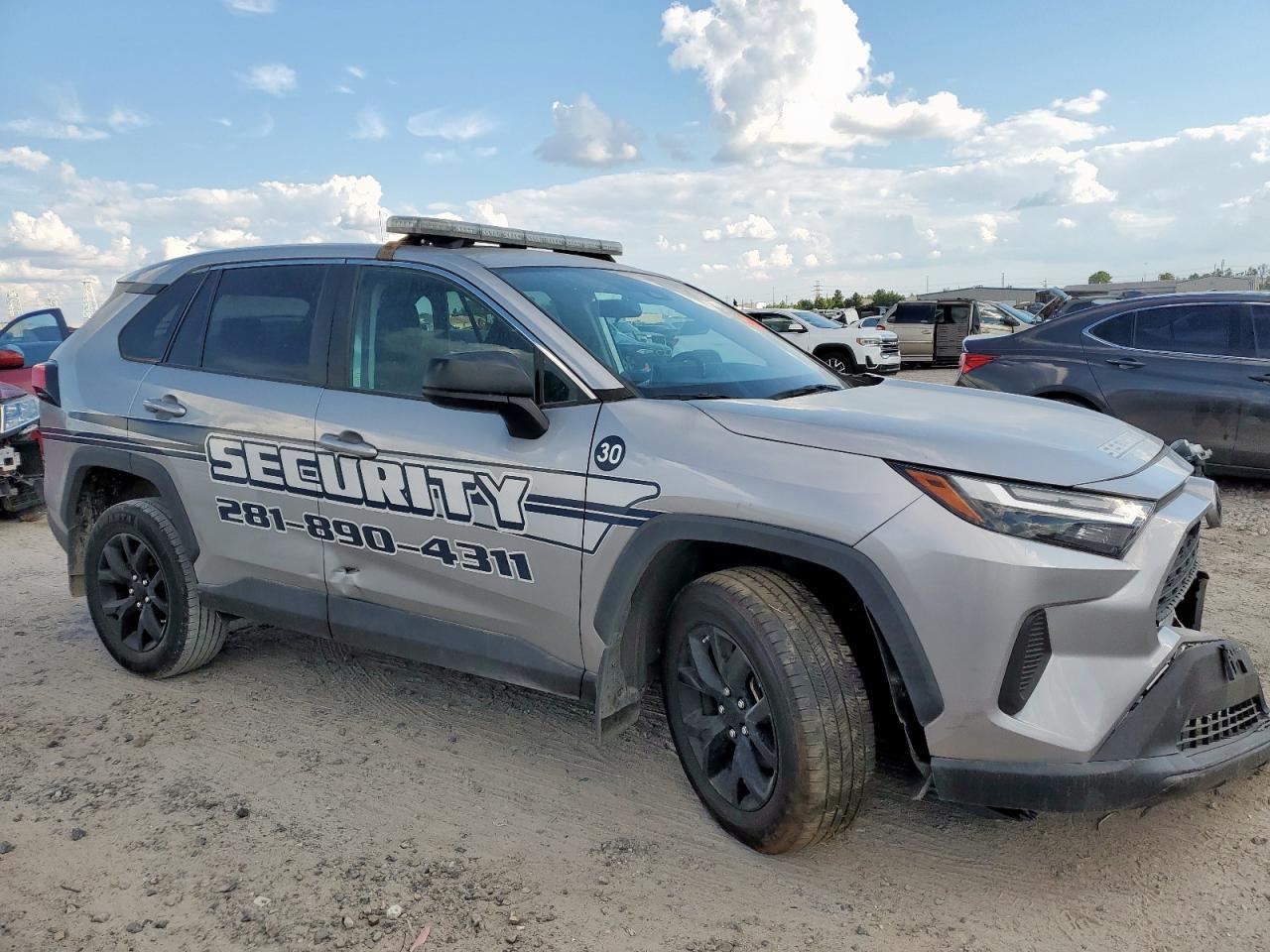 2023 Toyota Rav4 Le - Image 4