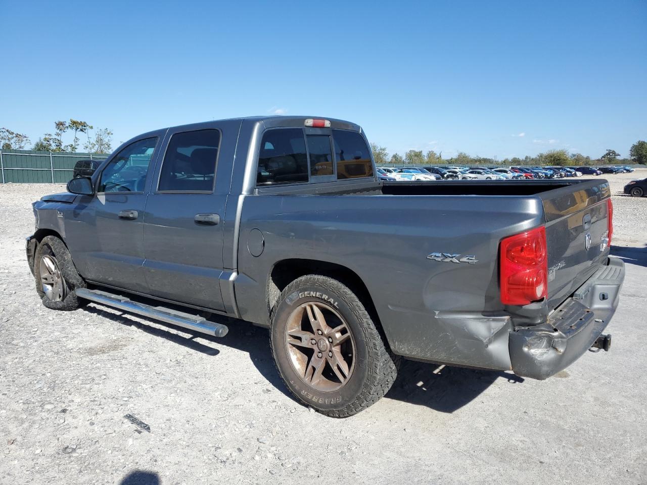 2010 Dodge Dakota Sxt - Image 2