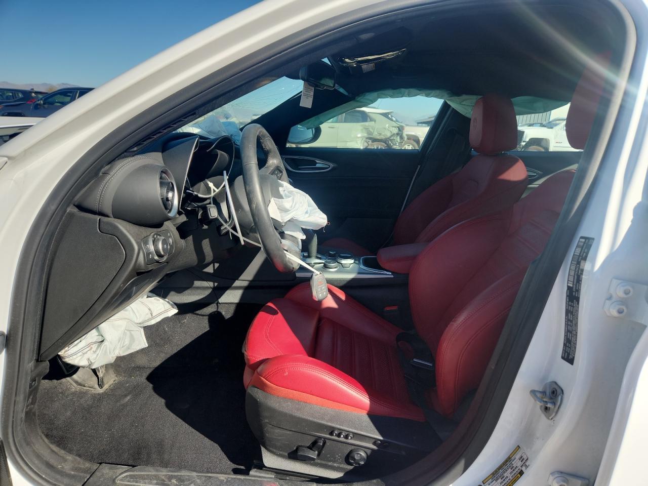 2023 Alfa Romeo Giulia Ti - Image 7