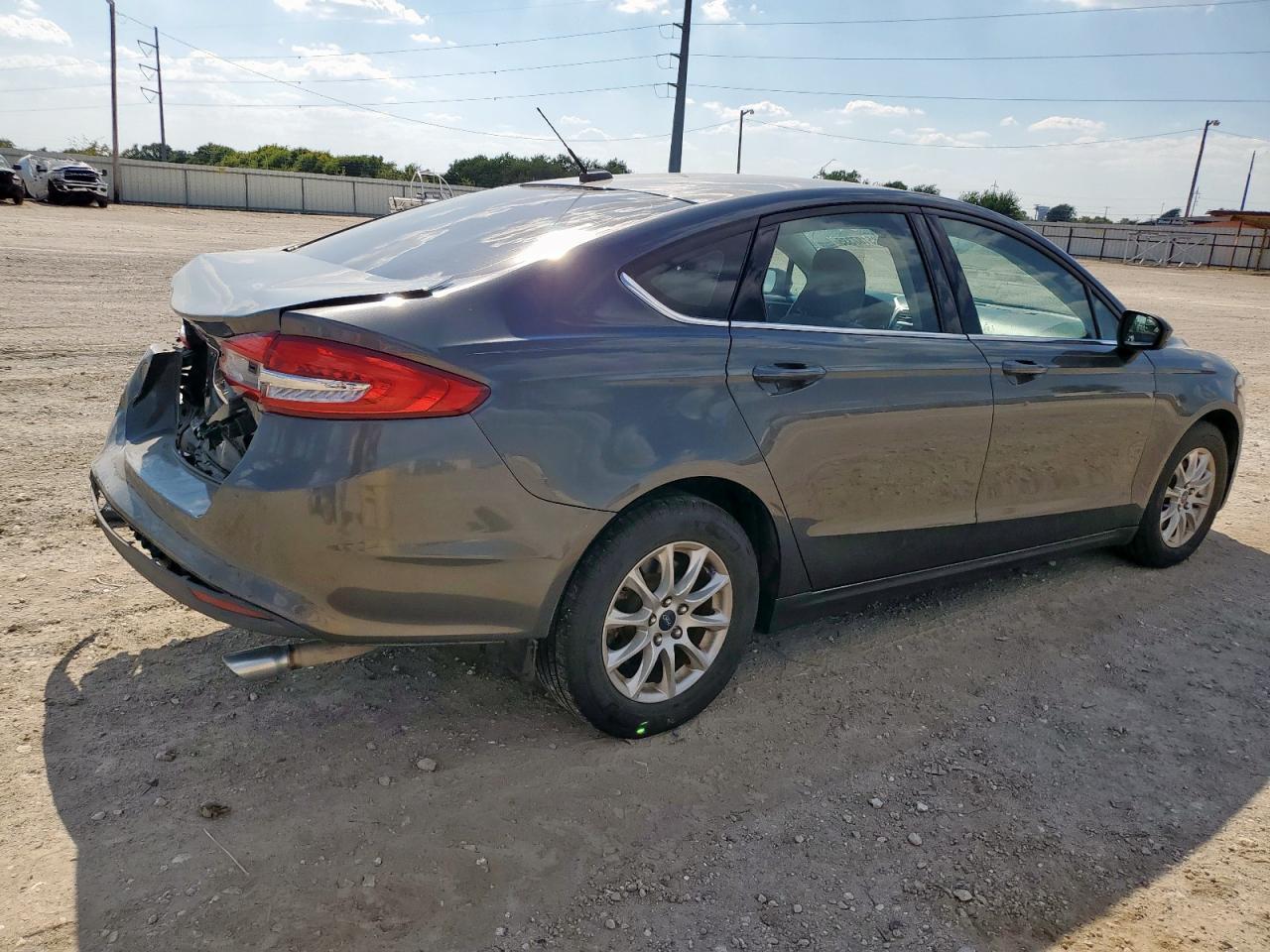2018 Ford Fusion S - Фото 3