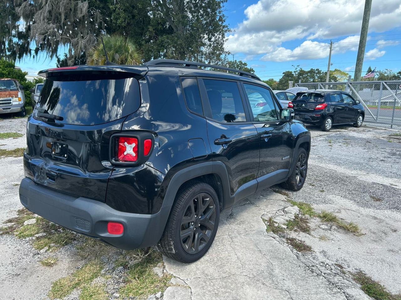 2018 Jeep Renegade Latitude - Image 4