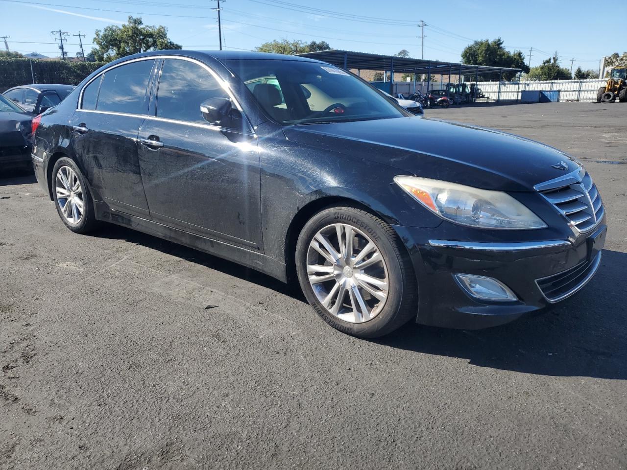 2013 Hyundai Genesis 3.8L - Фото 4