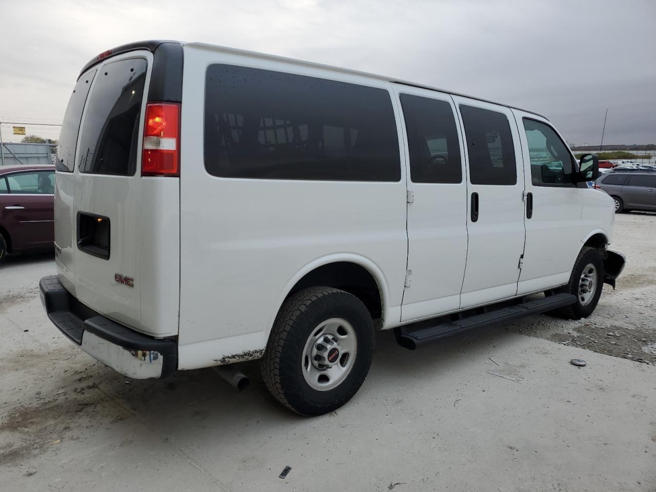 2023 GMC Savana G2500 Ls - Image 3