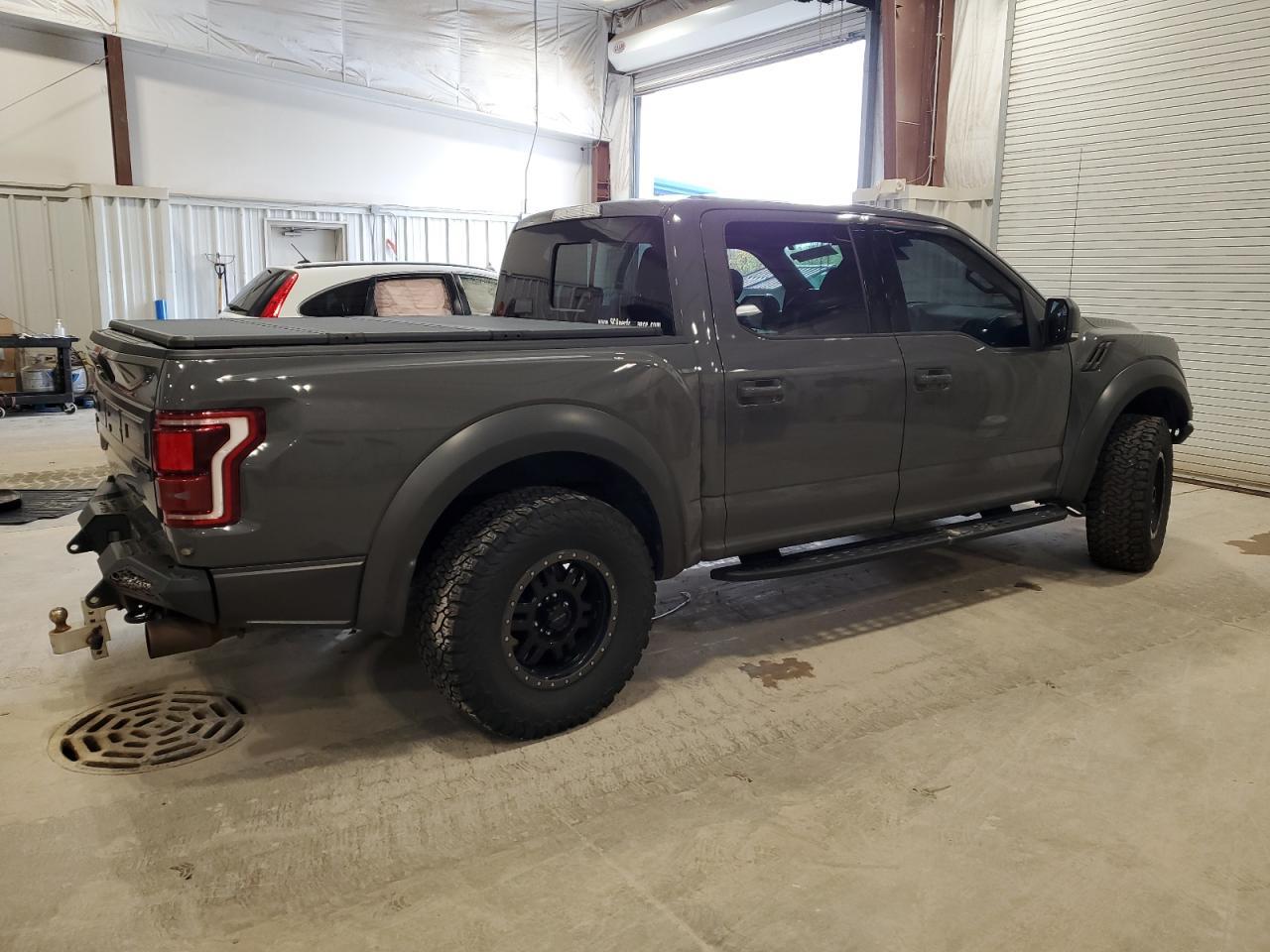2018 Ford F150 Raptor - Фото 3