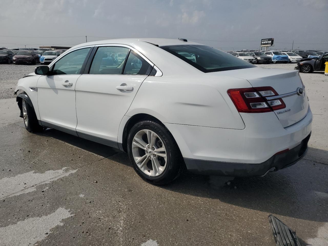 2014 Ford Taurus Sel - Image 2