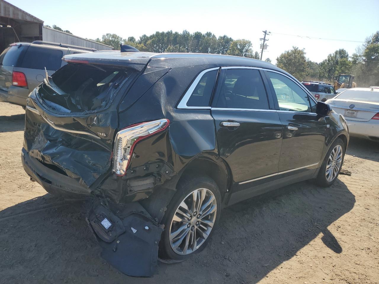 2017 Cadillac Xt5 Premium Luxury - Image 3