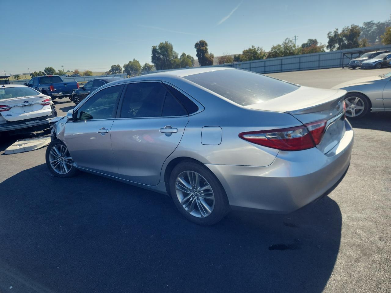 2016 Toyota Camry Le - Image 2