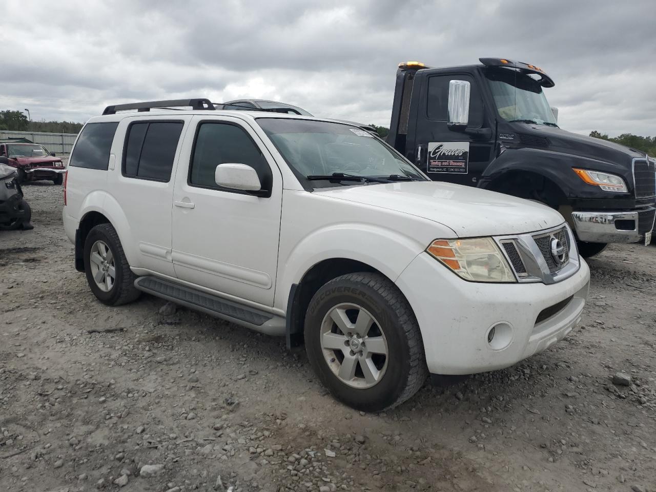 2008 Nissan Pathfinder S - Image 4