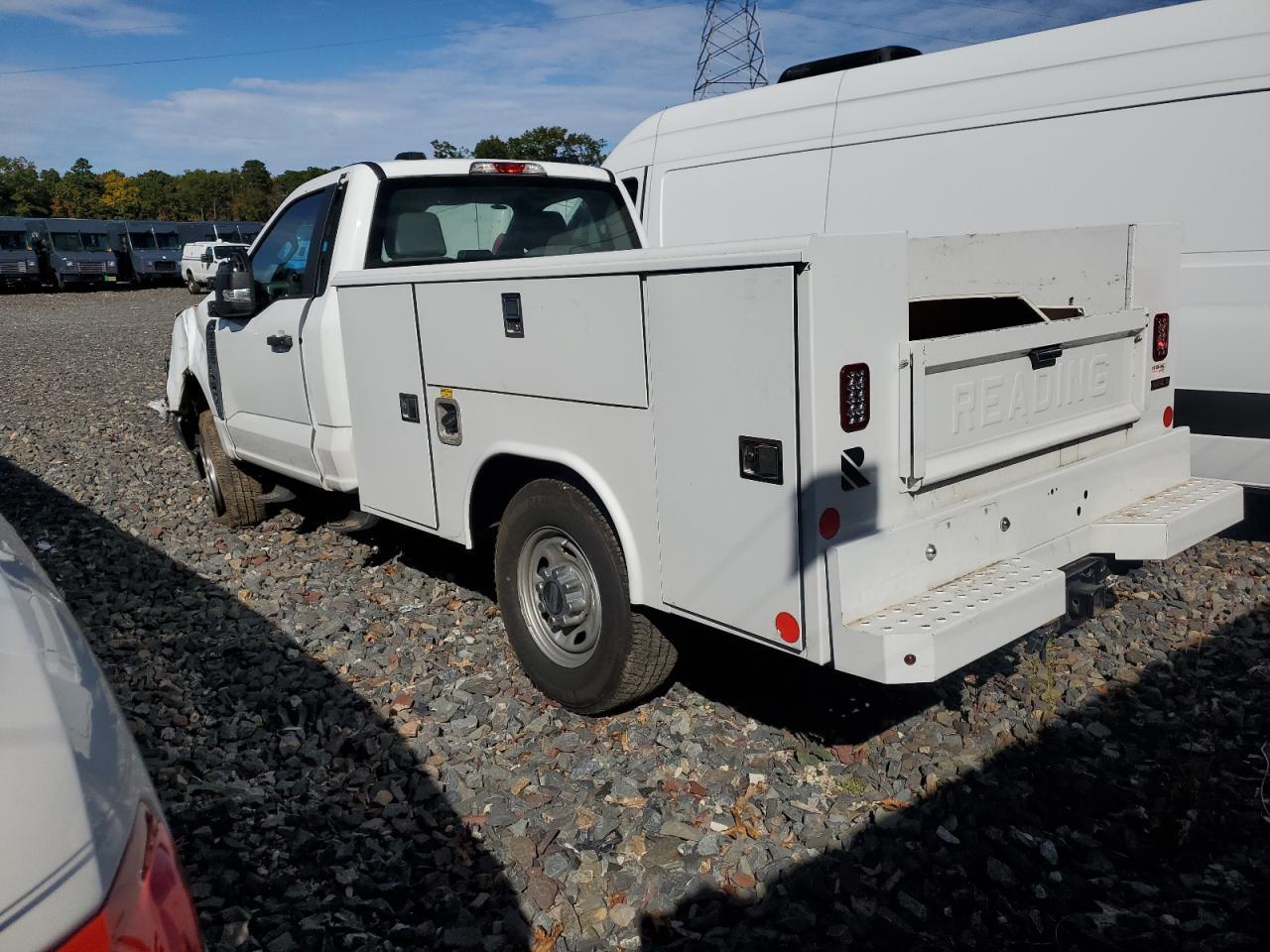 2023 Ford F250 Super Duty Utility / Service Truck - Фото 2