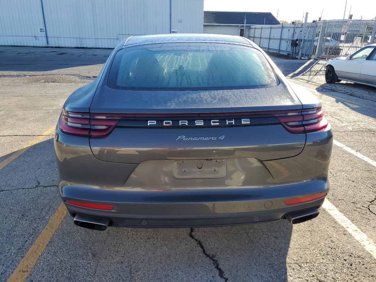 2017 Porsche Panamera 2 - Фото 6