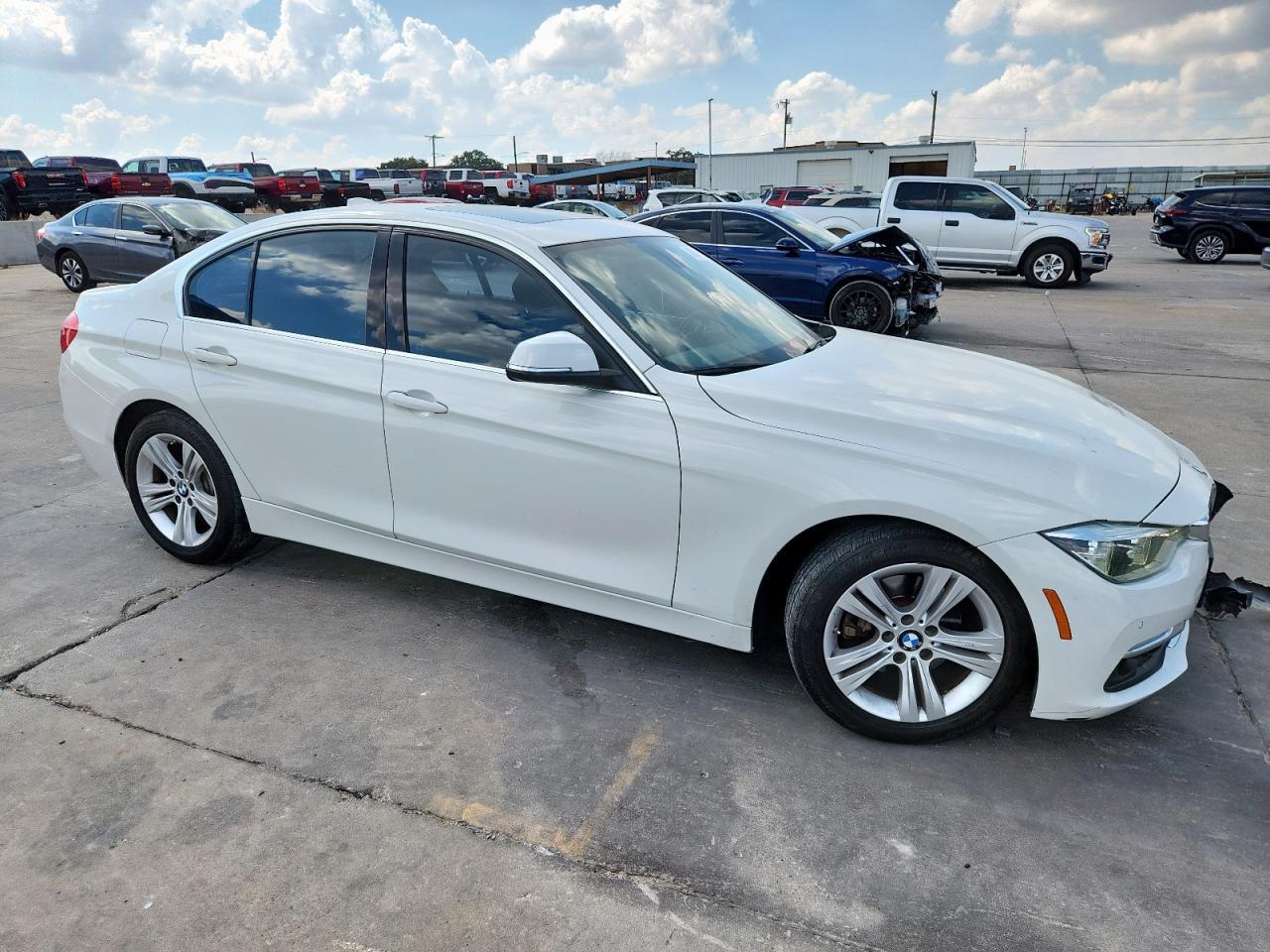 2016 BMW 328 I Sulev - Image 4