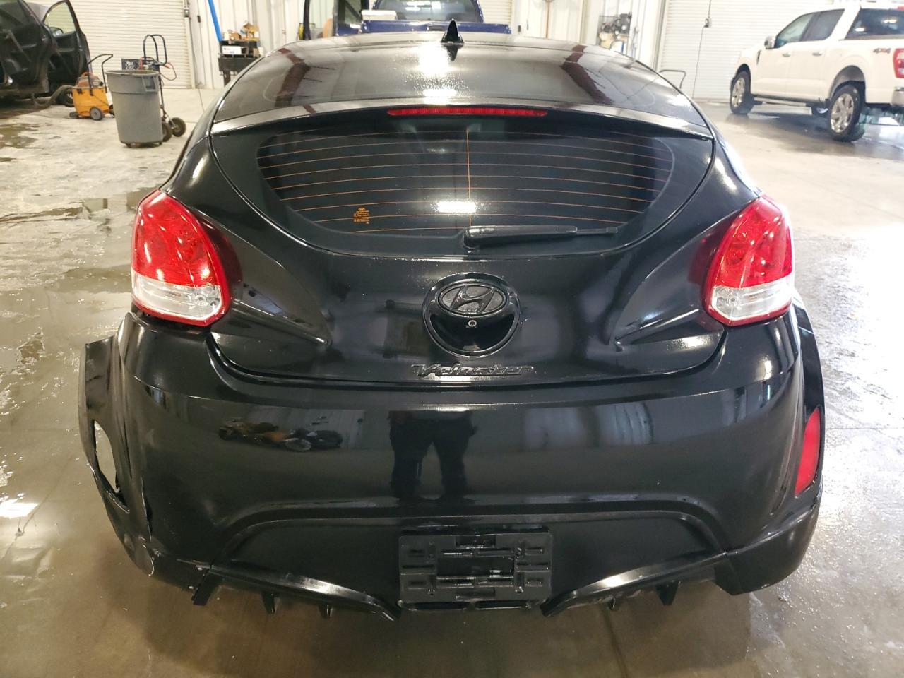 2016 Hyundai Veloster - Фото 6