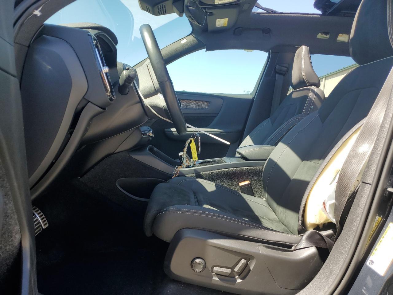 2022 Volvo Xc40 P8 Recharge Plus - Image 7