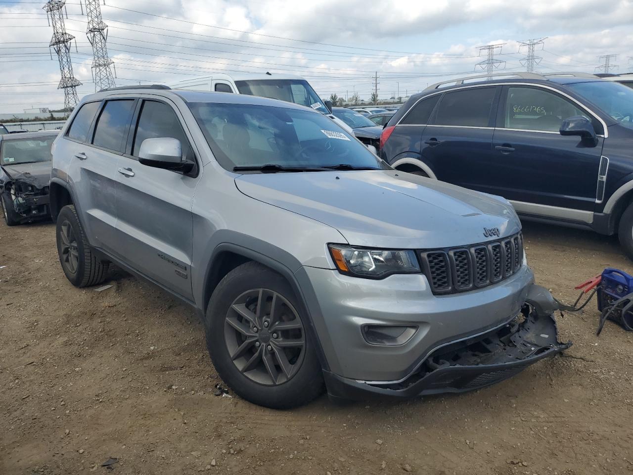2016 Jeep Grand Cherokee Laredo - Image 4