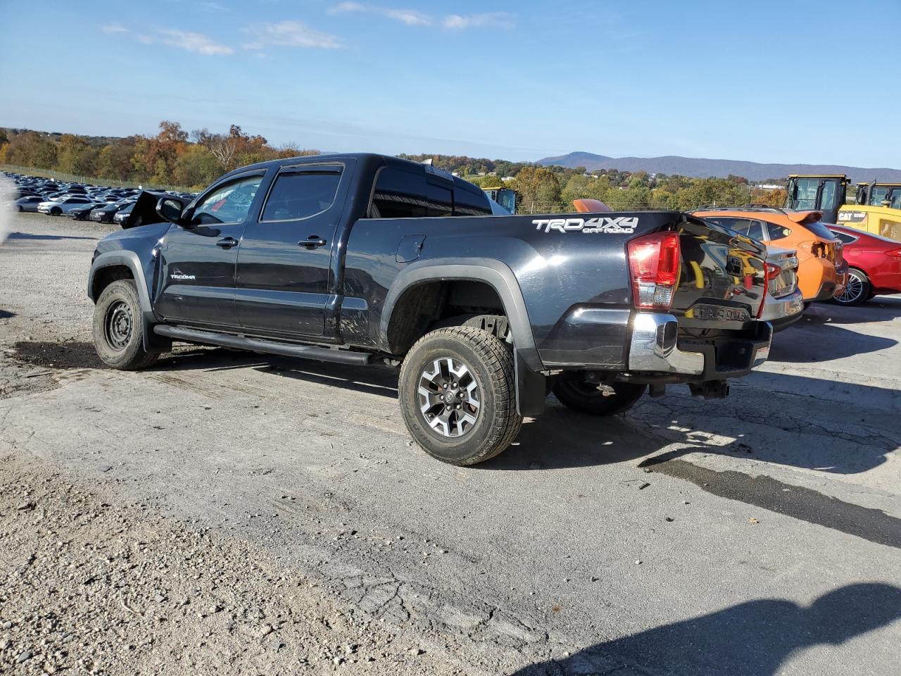 2017 Toyota Tacoma Double Cab - Фото 2
