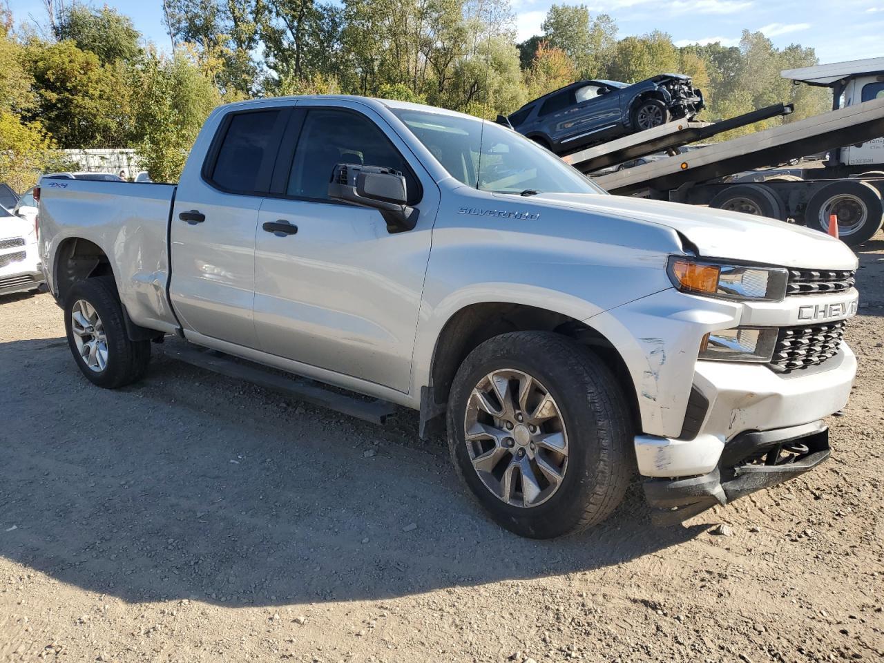 2019 Chevrolet Silverado K1500 Custom - Фото 4