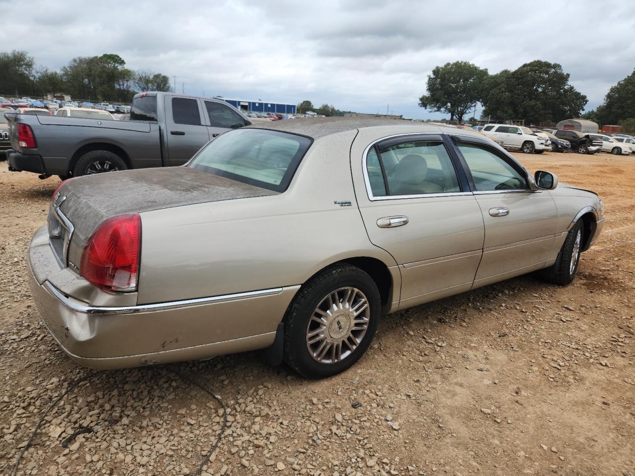 2009 Lincoln Town Car Signature Limited - Фото 3