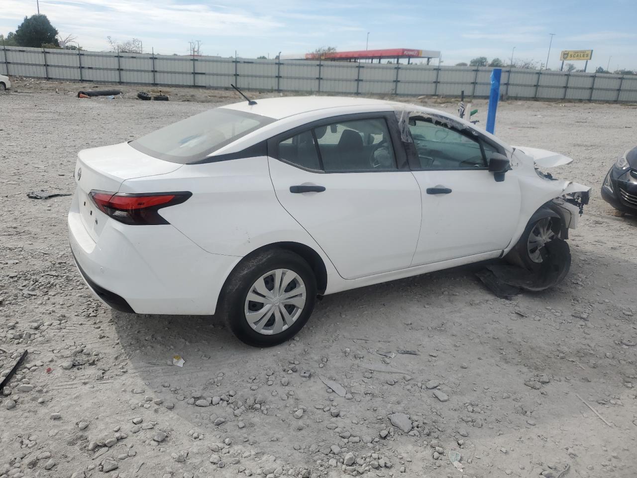 2023 Nissan Versa S - Фото 3