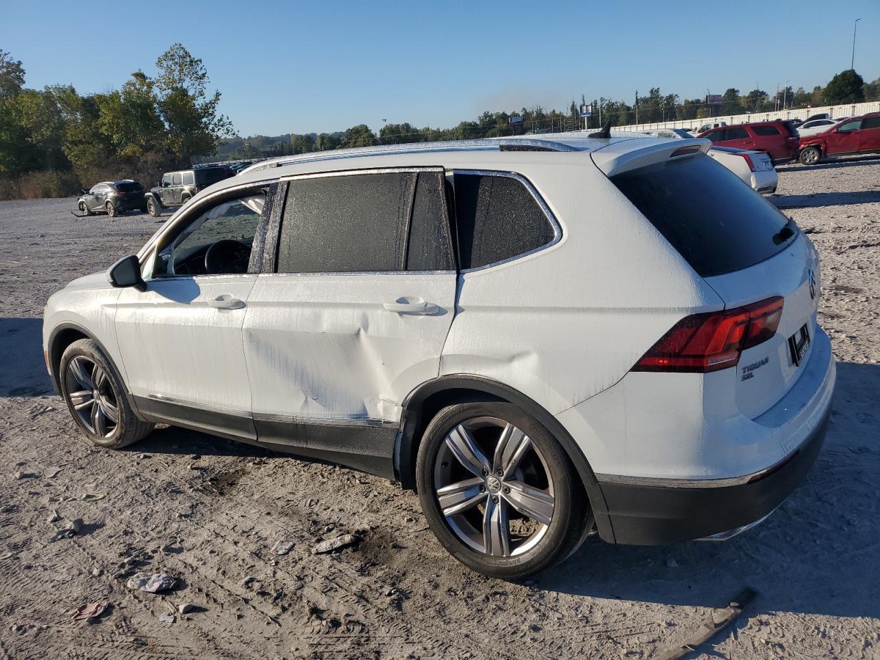 2021 Volkswagen Tiguan Se - Фото 2