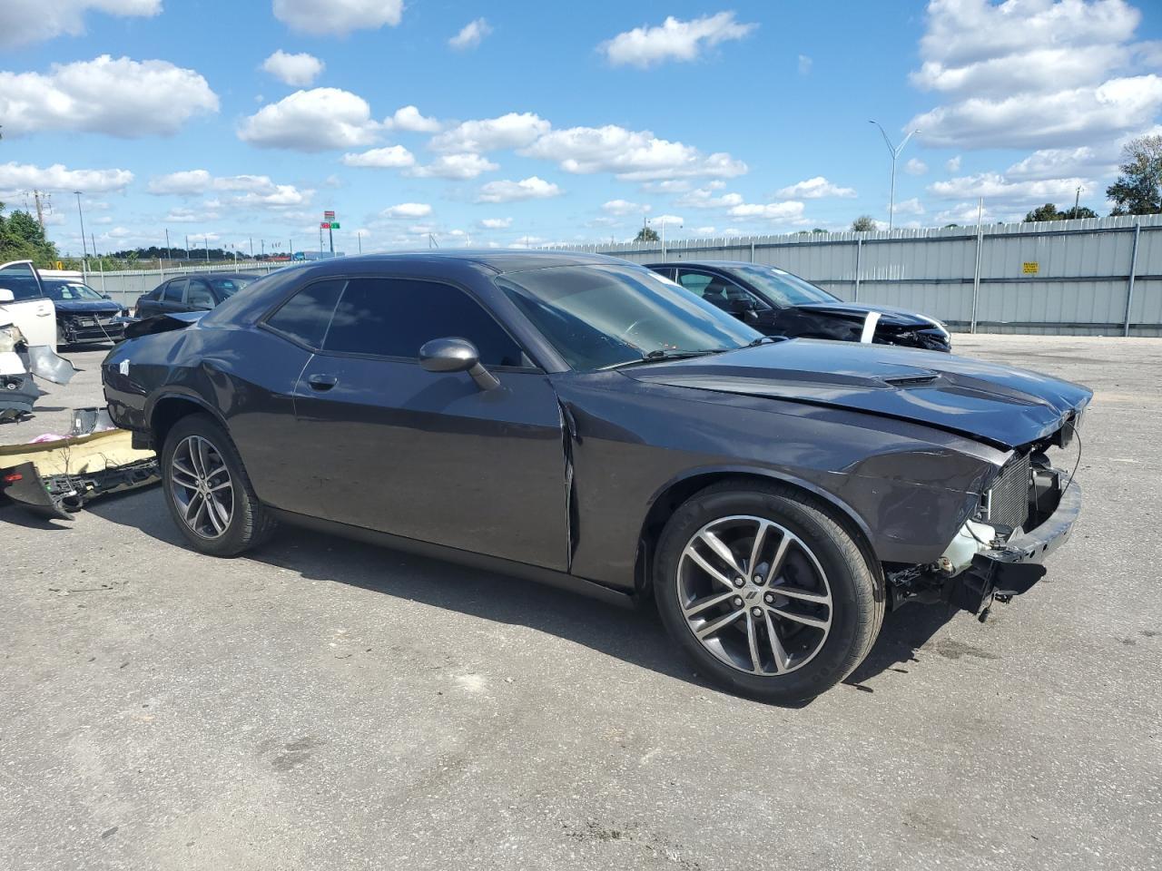 2019 Dodge Challenger Sxt - Image 4