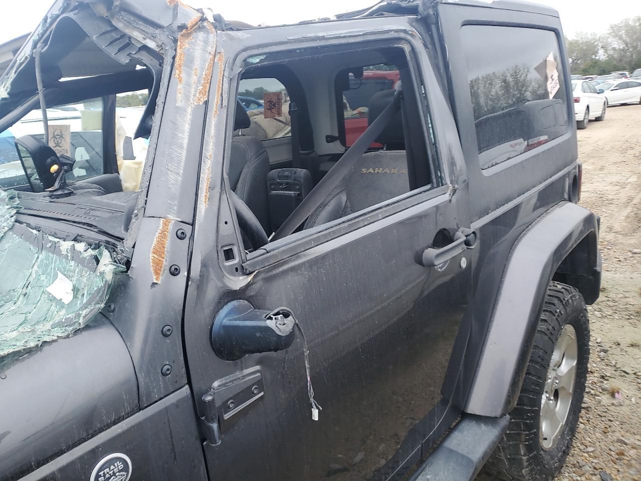 2014 Jeep Wrangler Sahara - Image 7