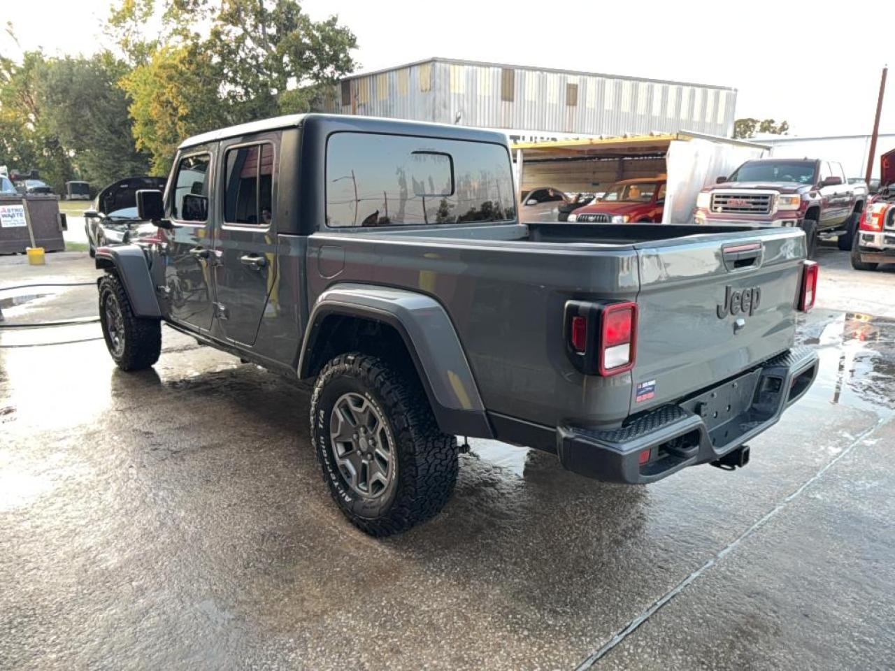 2022 Jeep Gladiator Sport - Image 3