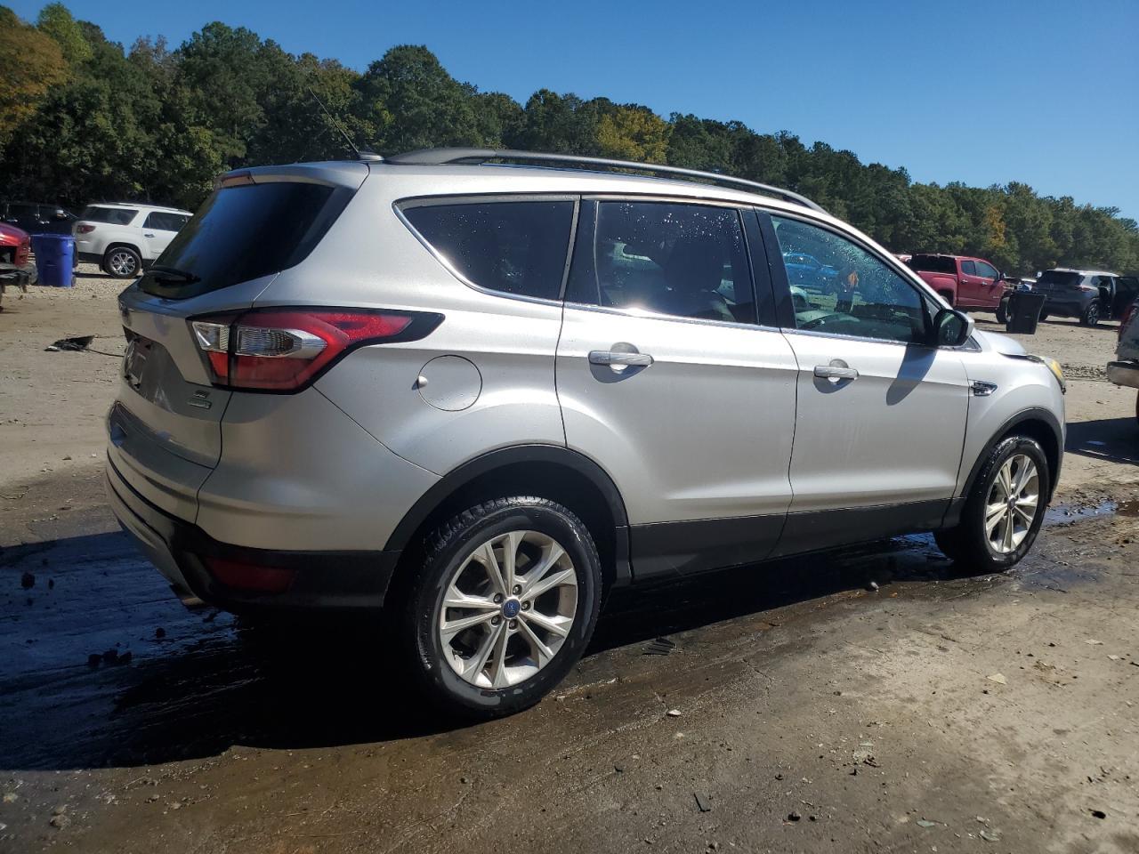2017 Ford Escape Se - Фото 3