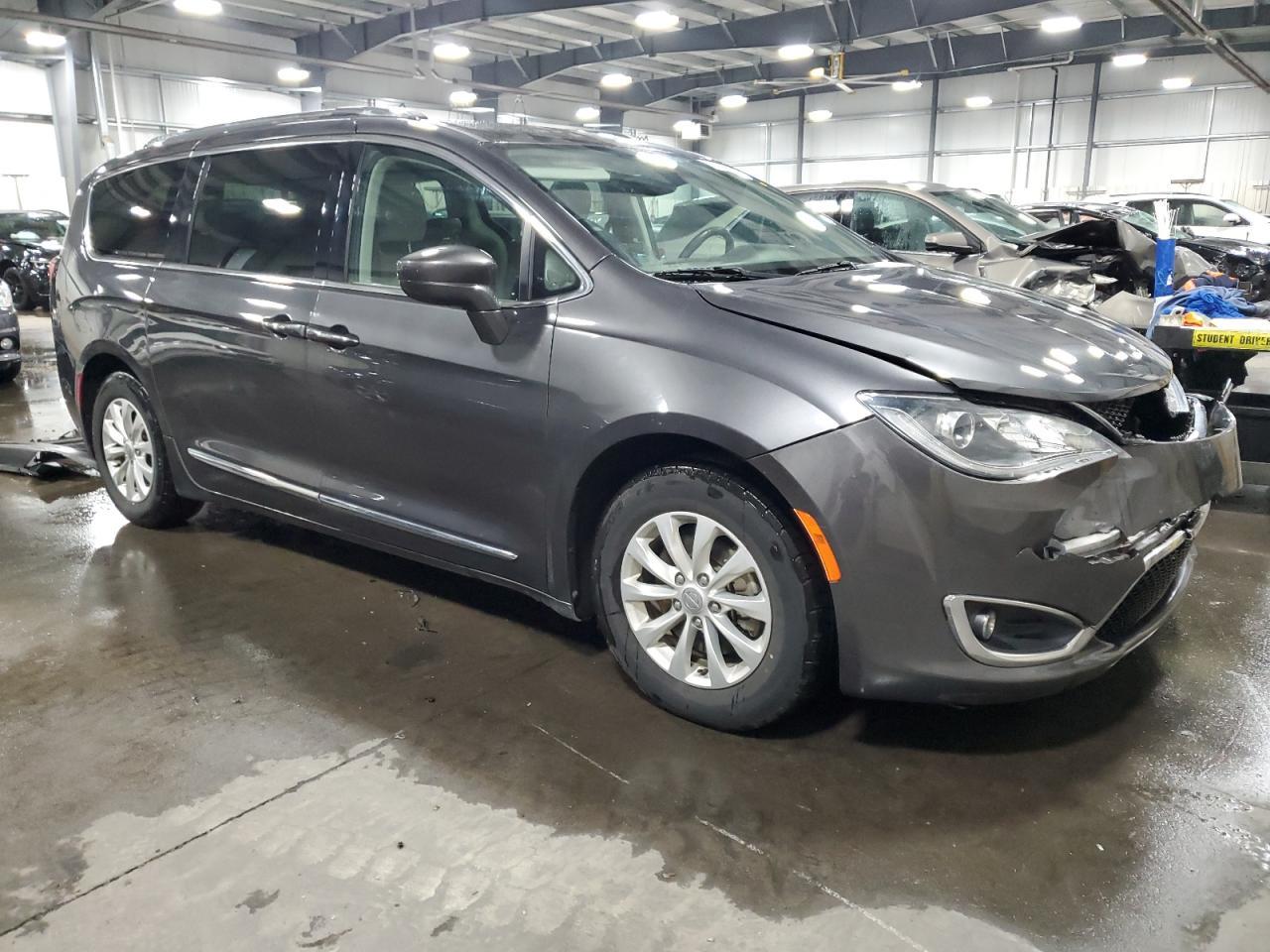 2018 Chrysler Pacifica Touring L Plus - Фото 4