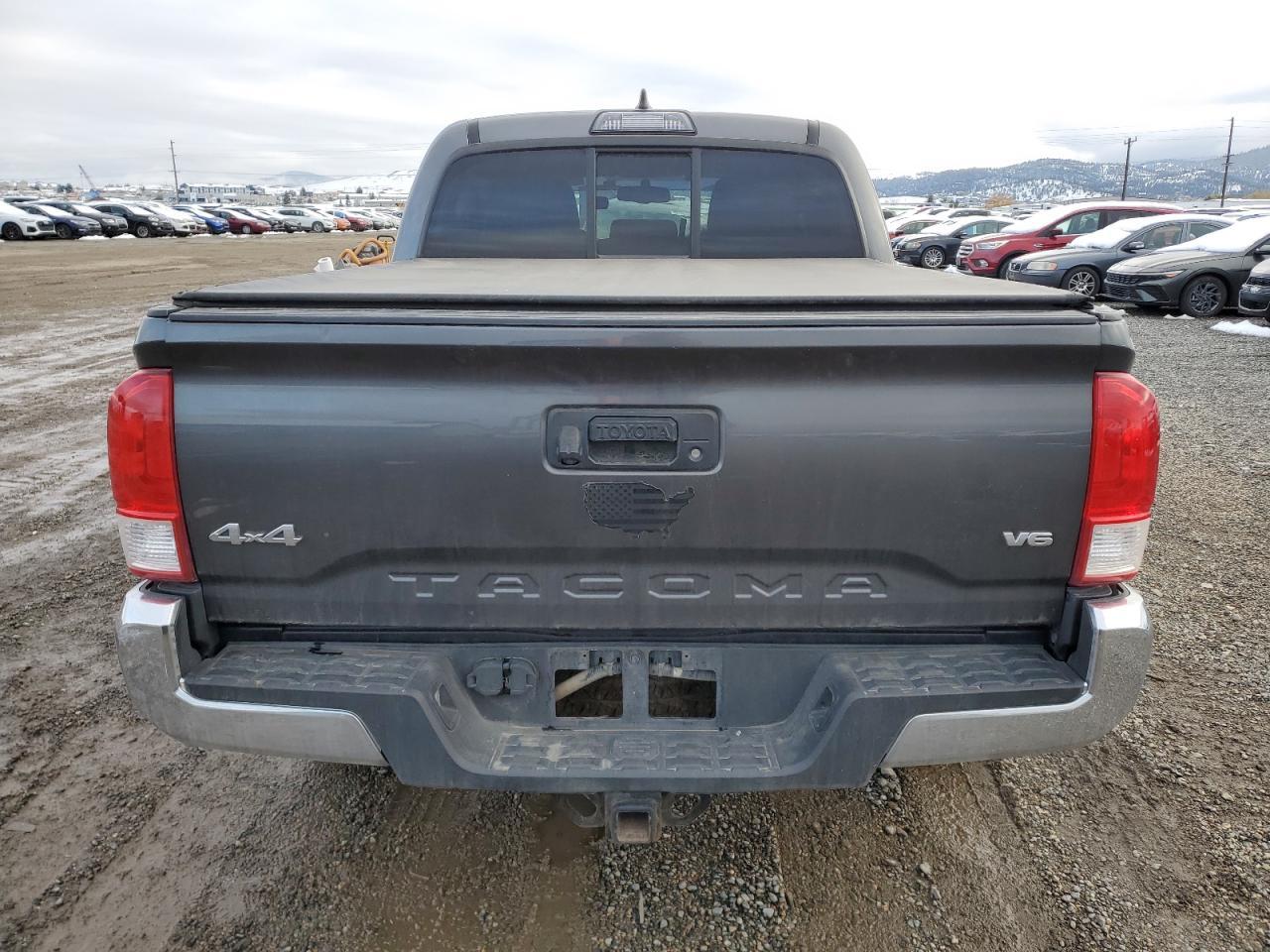 2017 Toyota Tacoma Double Cab - Image 6