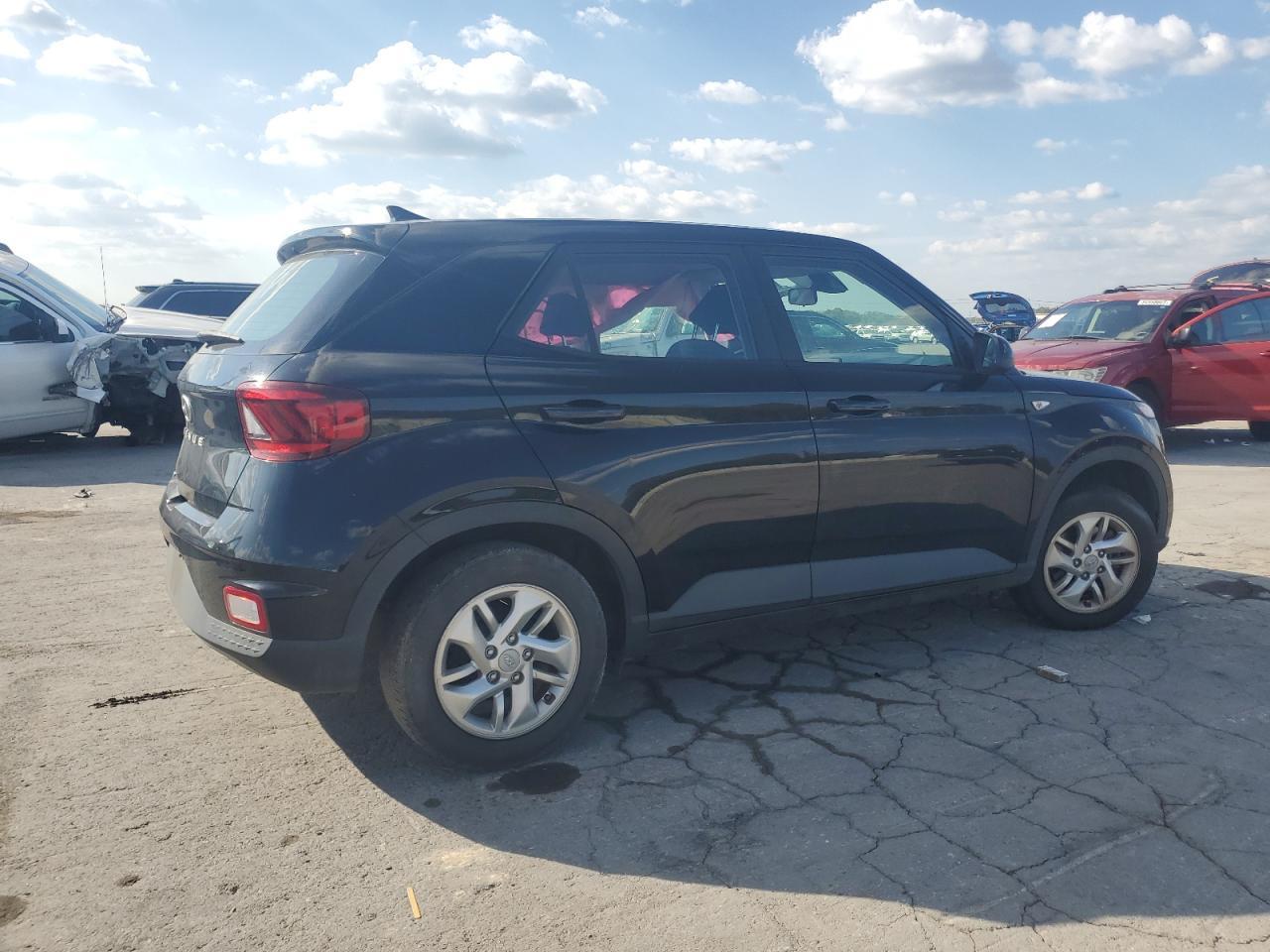 2021 Hyundai Venue Se - Image 3