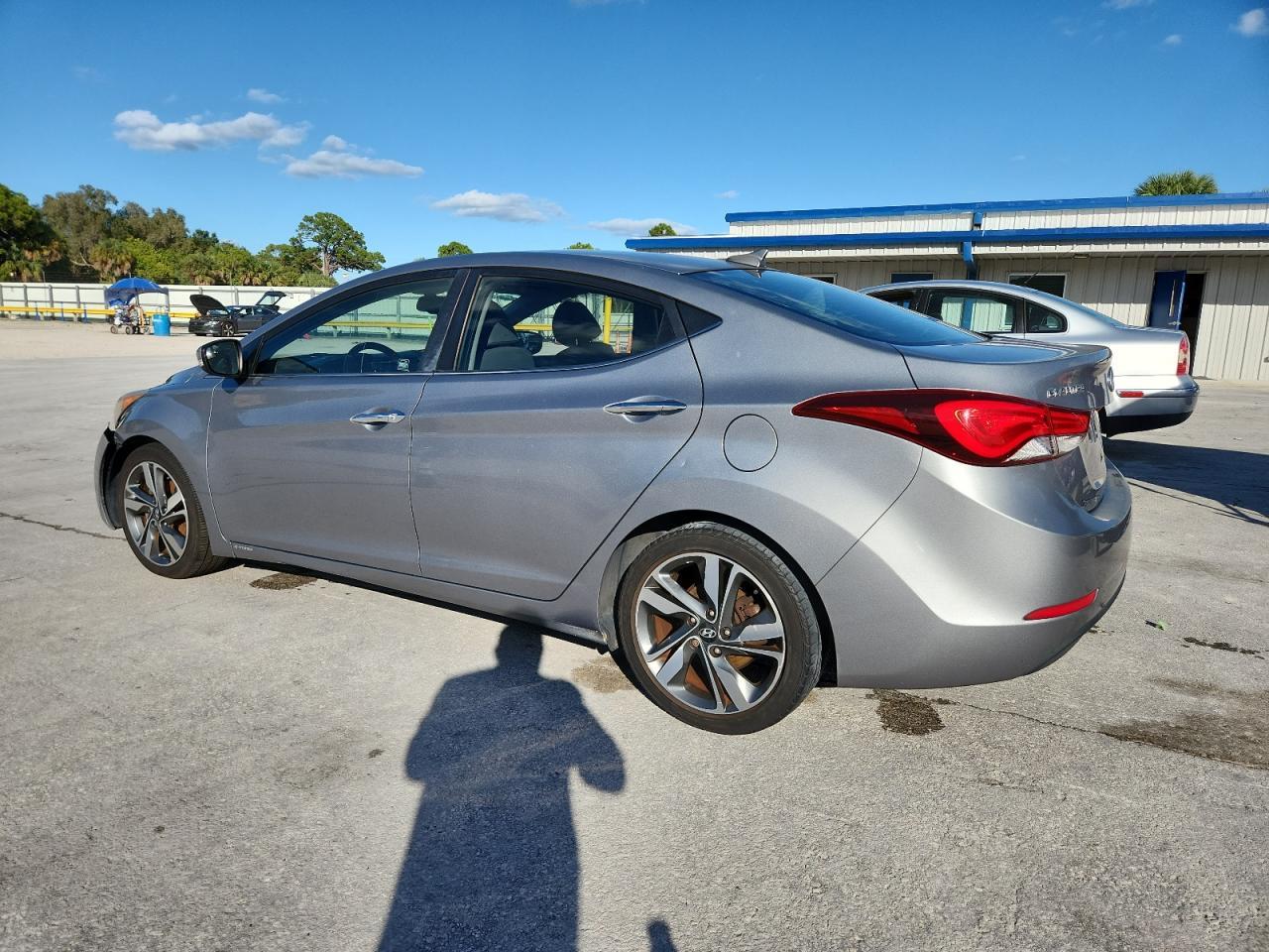 2015 Hyundai Elantra Limited - Image 2