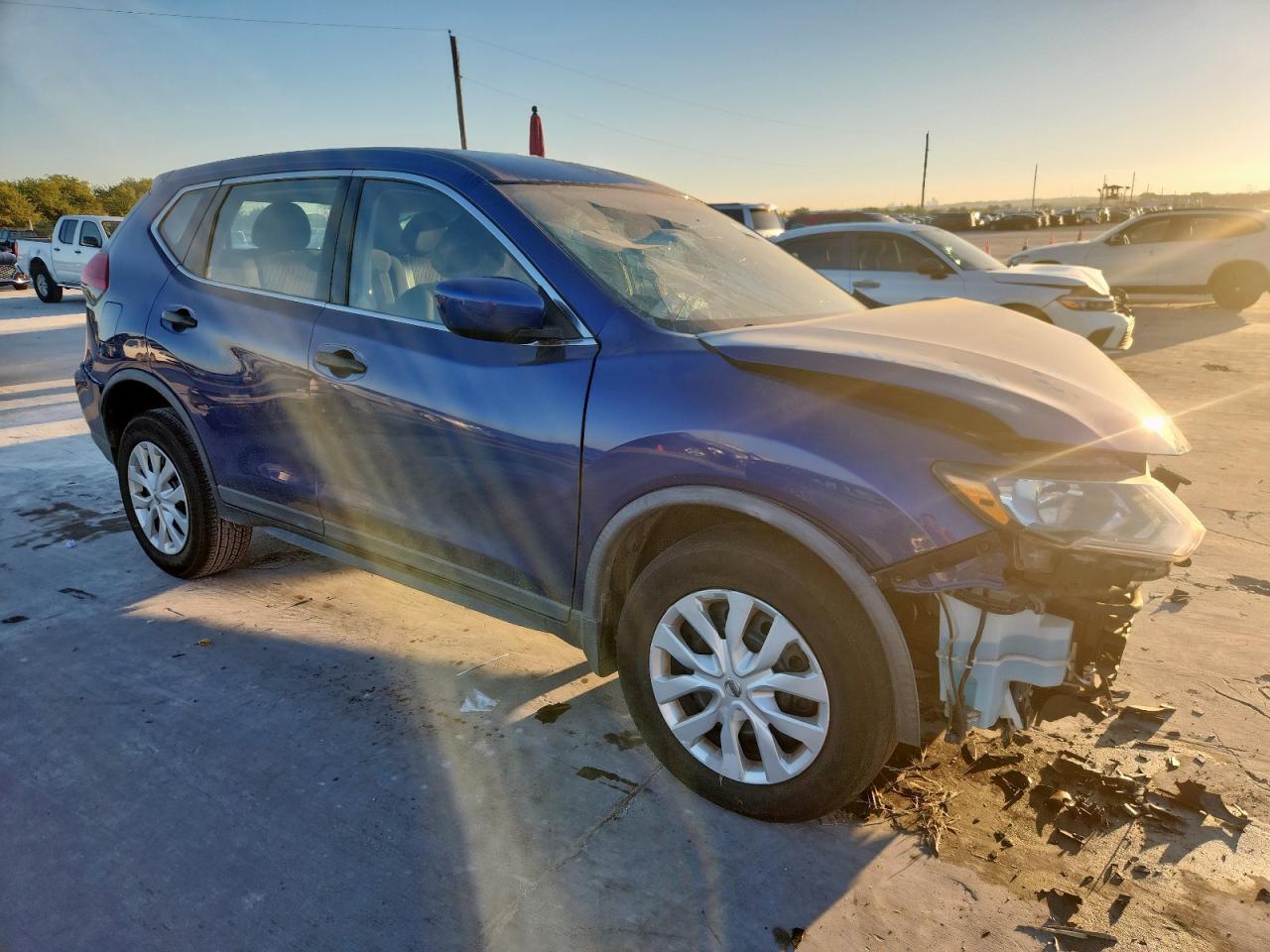 2017 Nissan Rogue S - Фото 4
