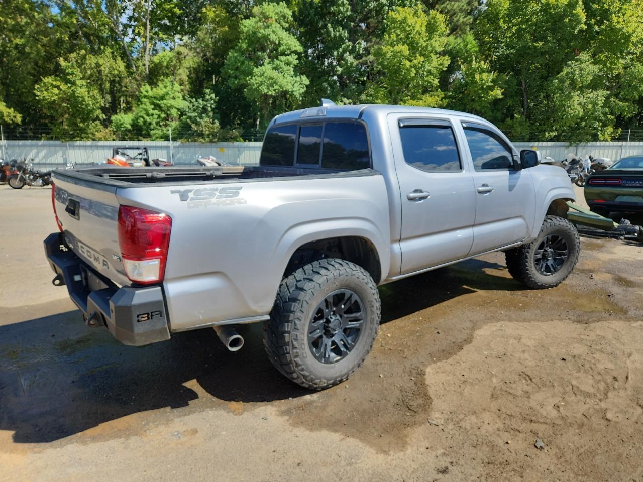 2020 Toyota Tacoma Double Cab - Image 3