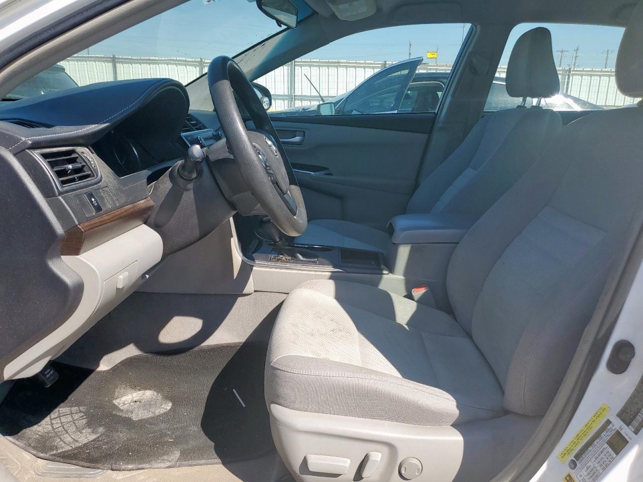 2016 Toyota Camry Le - Image 7