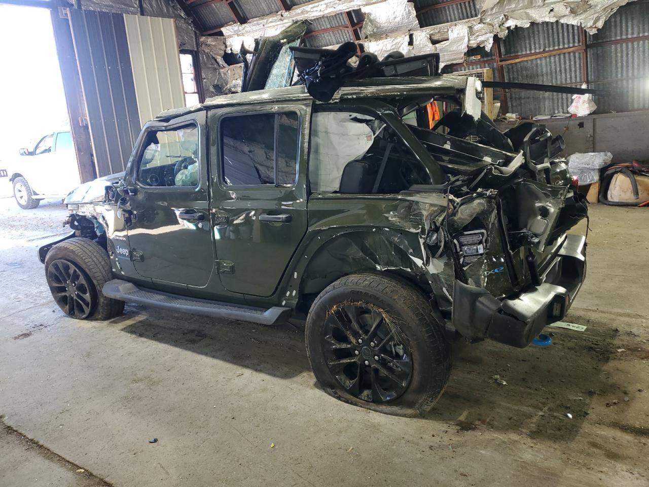 2024 Jeep Wrangler Sahara 4Xe - Фото 2