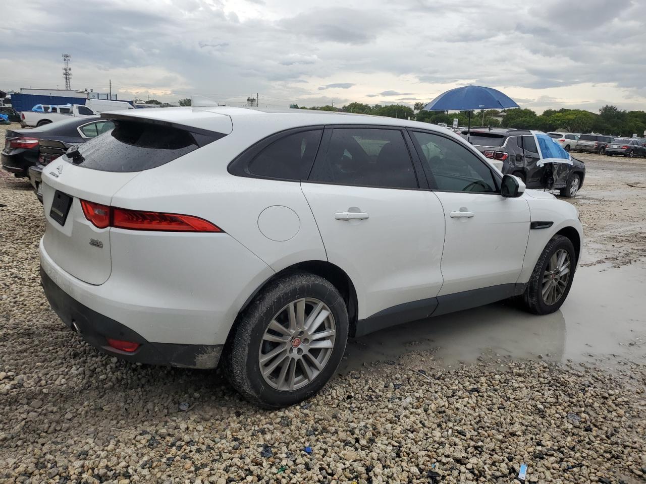 2017 Jaguar F-Pace Prestige - Image 3