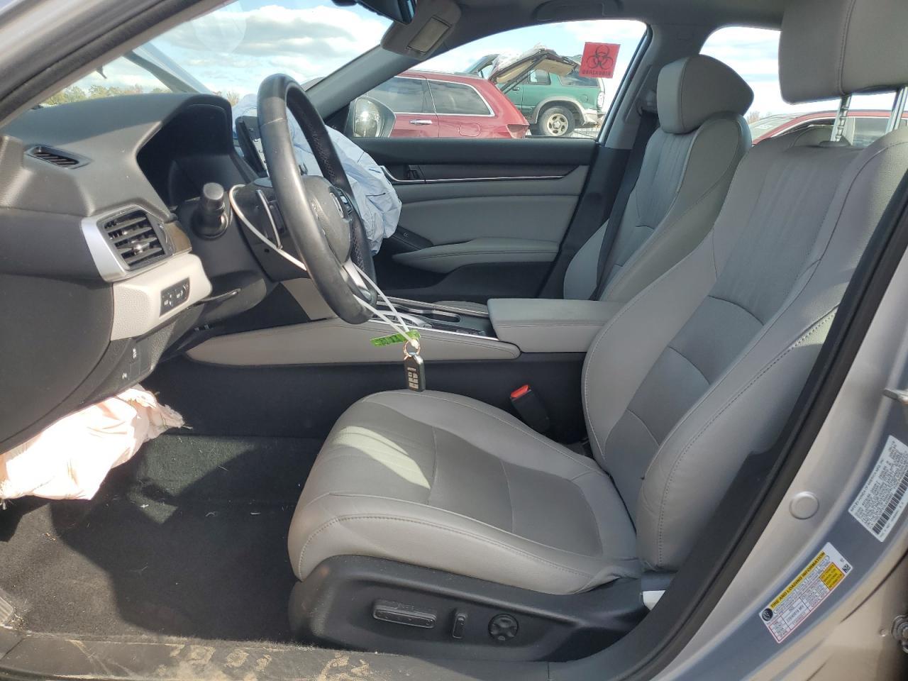 2019 Honda Accord Touring - Image 7