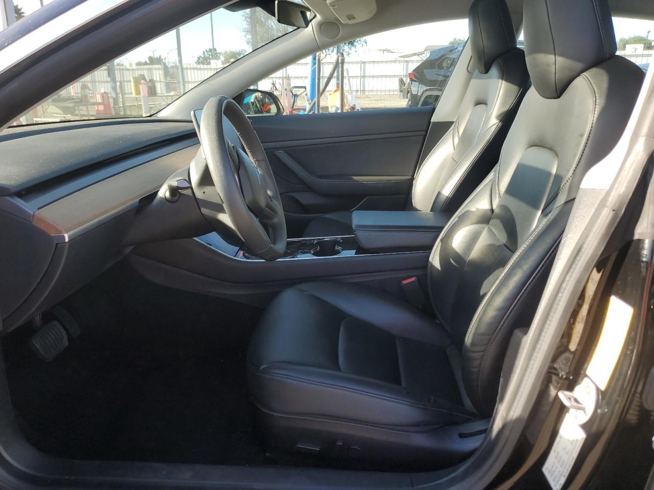 2020 Tesla Model 3 - Фото 7