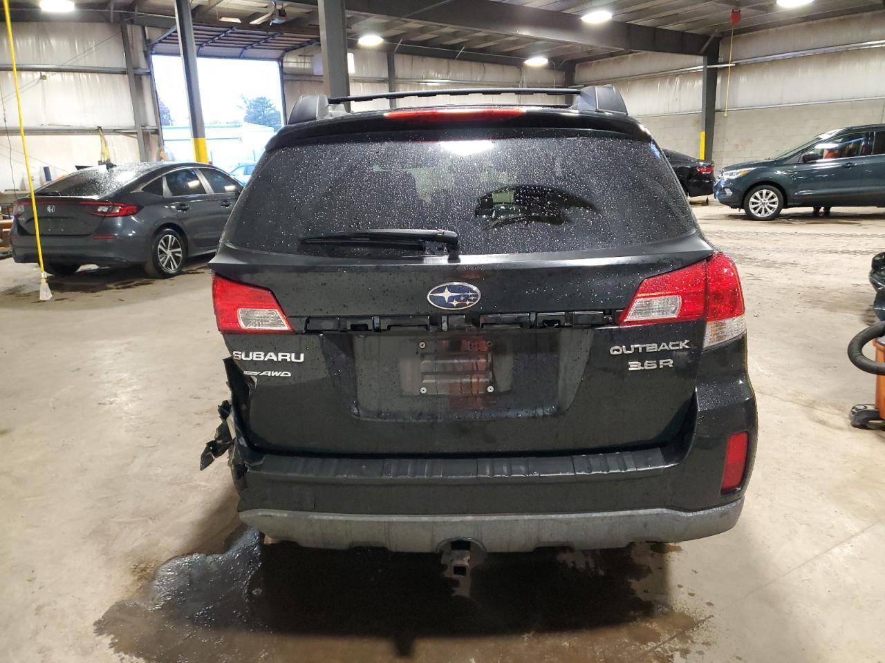 2010 Subaru Outback 3.6R Limited - Фото 6