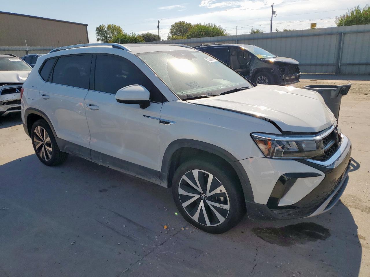 2024 Volkswagen Taos Se - Фото 4
