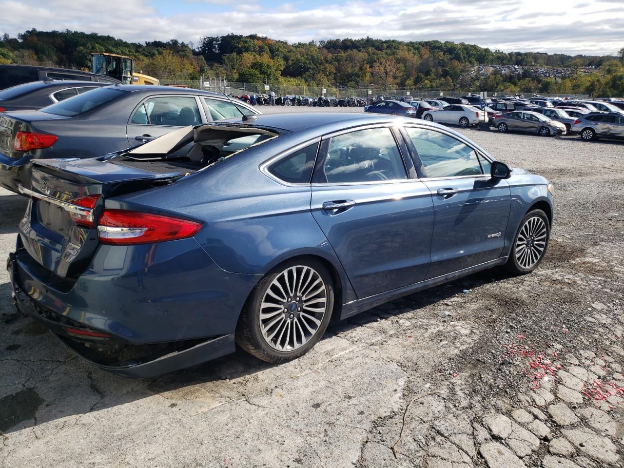2018 Ford Fusion Titanium/Platinum Hev - Фото 3