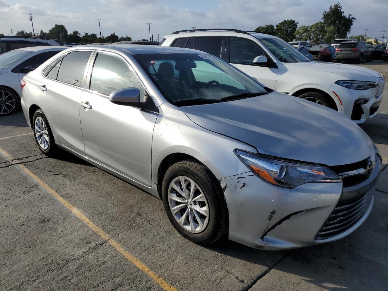 2016 Toyota Camry Le - Фото 4