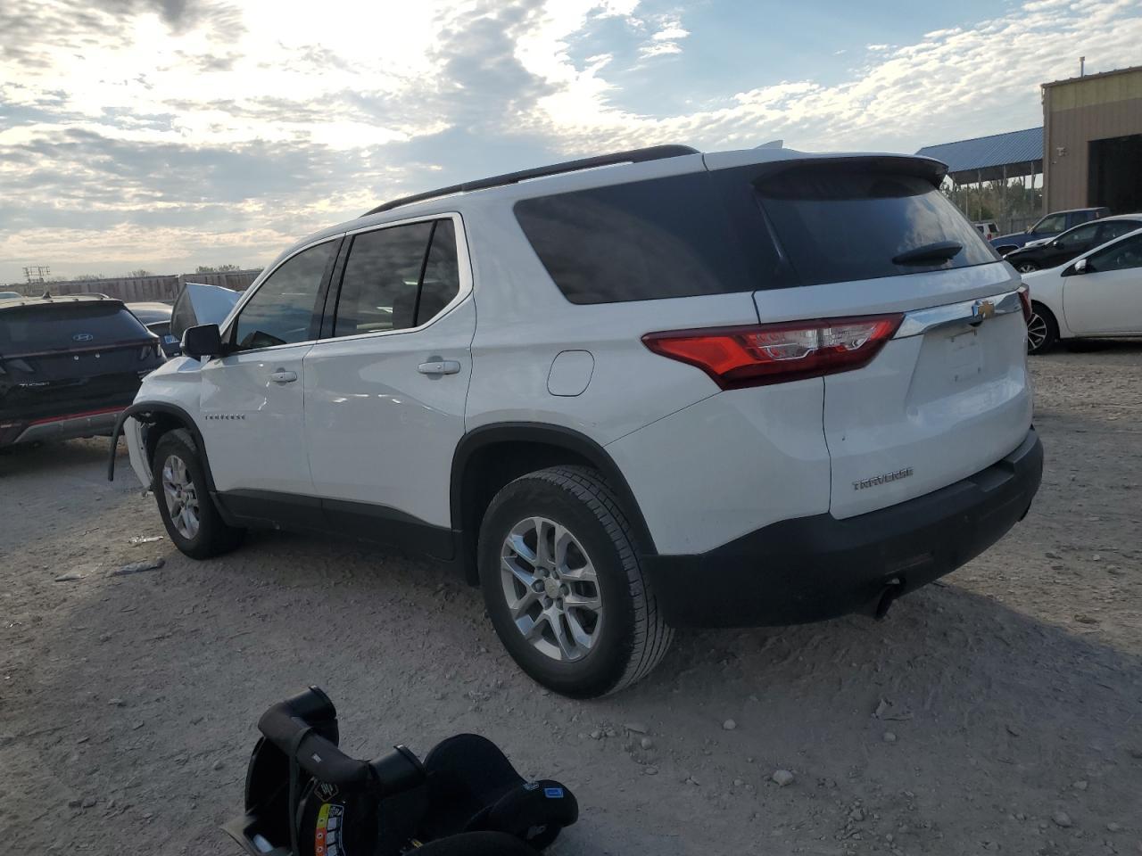2021 Chevrolet Traverse Lt - Фото 2